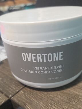 Overtone Vibrant Silver Coloring Conditioner - Silver